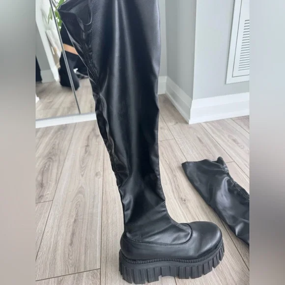 Letar Black Stretch Boots - Picture 4 of 13